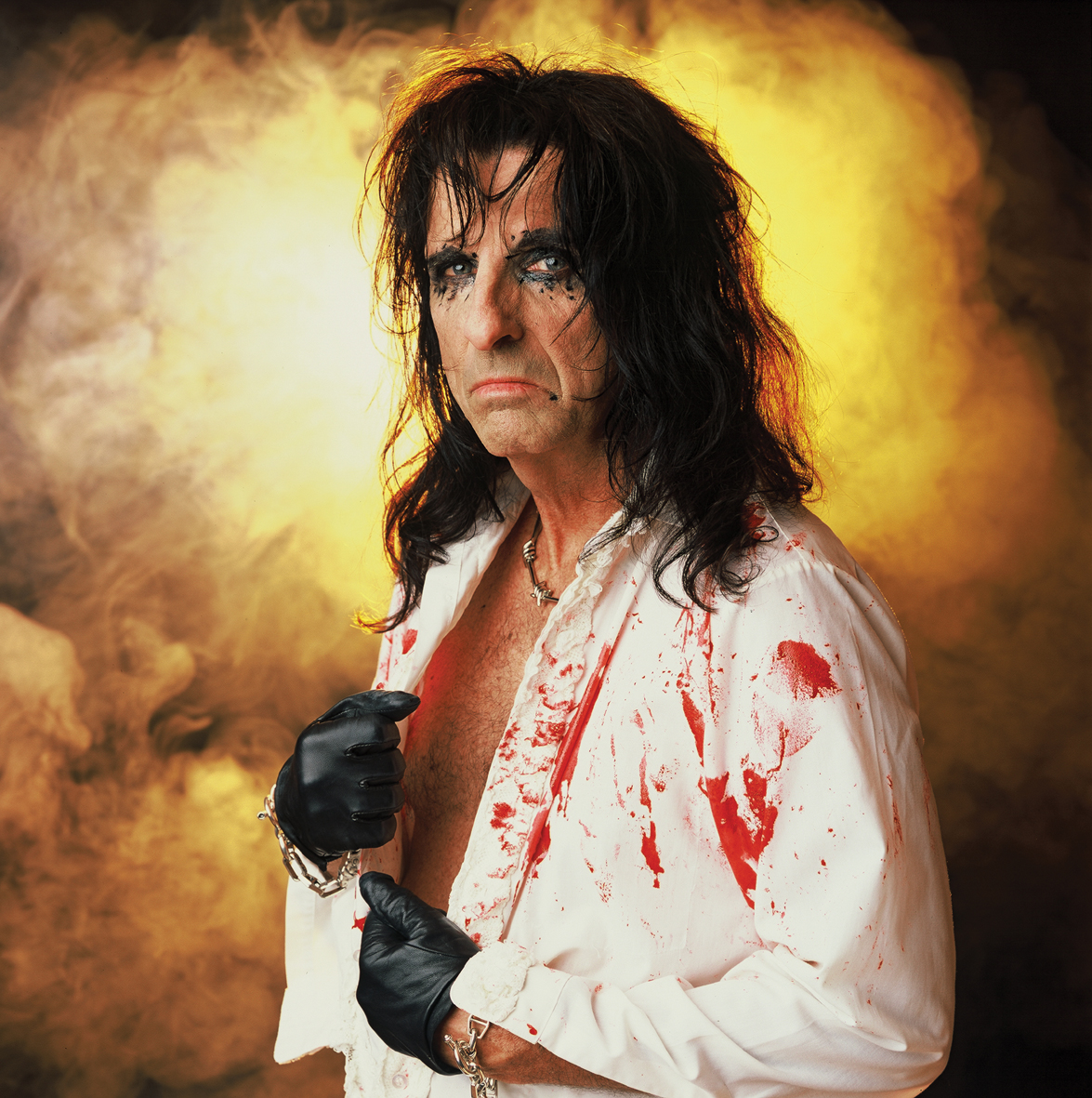 http://www.lillelanuit.com/photos/photos_descriptions/alice-cooper.jpg