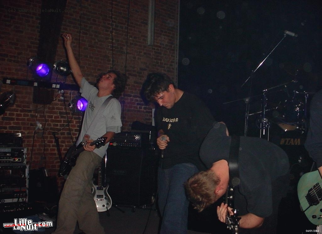 [04/01/2003] Concert The Aphasya & Clampdown & Wahead à la Ferme Dupire (V.d’Ascq) en live - photo n°24