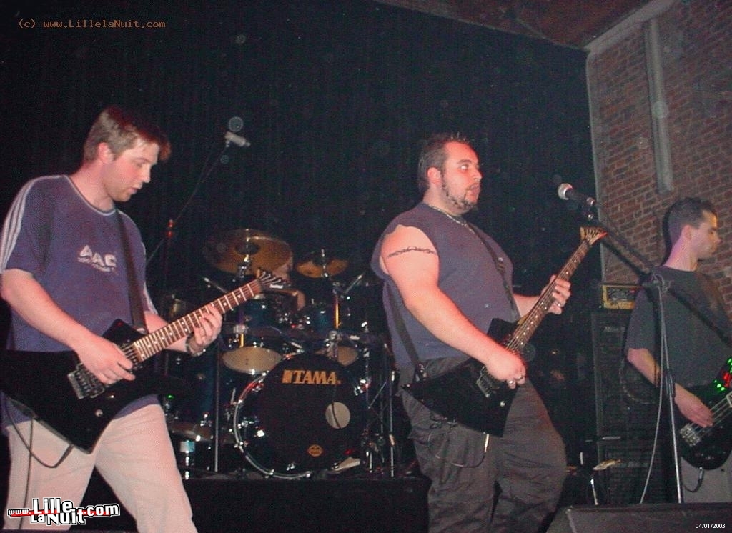 [04/01/2003] Concert The Aphasya & Clampdown & Wahead à la Ferme Dupire (V.d’Ascq) en live - photo n°12