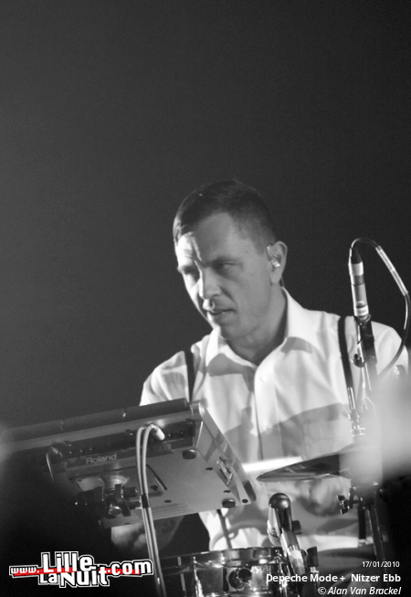 Depeche Mode + Nitzer Ebb au Stade Couvert Régional de Liévin en live - photo n°18