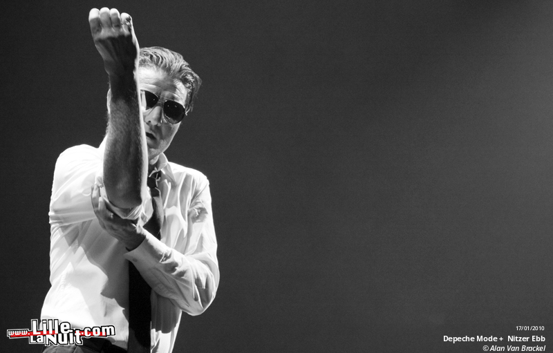 Depeche Mode + Nitzer Ebb au Stade Couvert Régional de Liévin en live - photo n°15