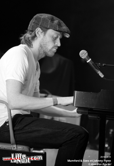 Mumford & Sons et Johnny Flynn au Grand Mix en live - photo n°11