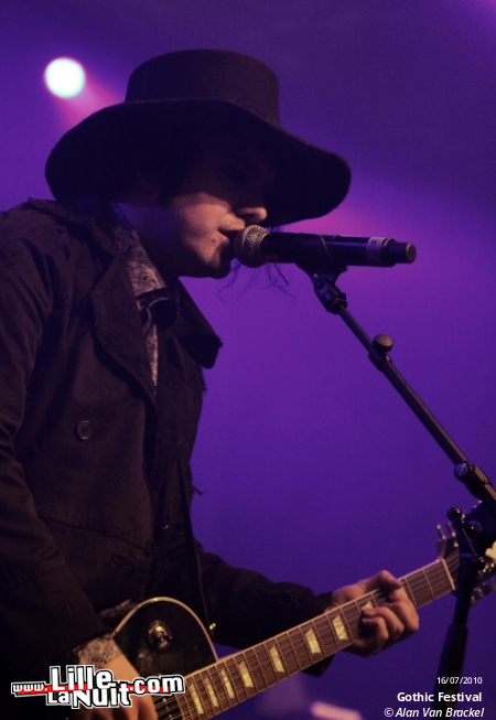Gothic Festival – Jour 1 – Covenant, Sex Gang Children, Umbra Et Imago, Ordo Rosario Equilibrio, Funker Vogt, etc. en live - photo n°7