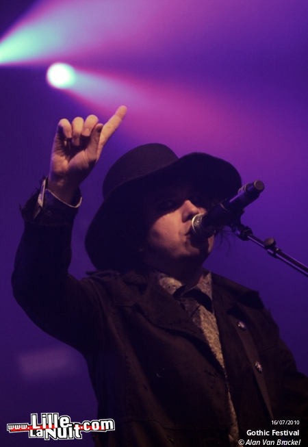 Gothic Festival – Jour 1 – Covenant, Sex Gang Children, Umbra Et Imago, Ordo Rosario Equilibrio, Funker Vogt, etc. en live - photo n°8
