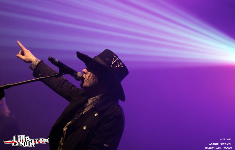 Gothic Festival – Jour 1 – Covenant, Sex Gang Children, Umbra Et Imago, Ordo Rosario Equilibrio, Funker Vogt, etc. en live - photo n°12
