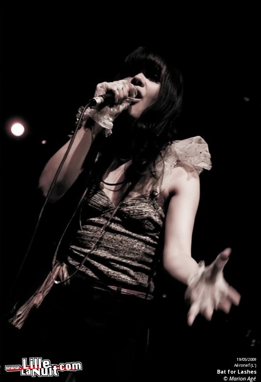 Bat for Lashes & David Walters à l’Aéronef en live - photo n°13