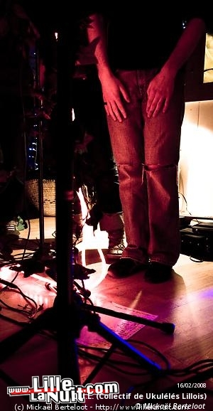 C.U.L. (Collectif de Ukulélés Lillois) au Café Diskaire en live - photo n°3