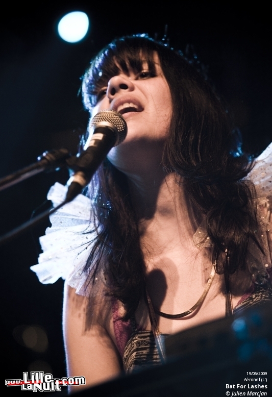 Bat for Lashes & David Walters à l’Aéronef en live - photo n°2