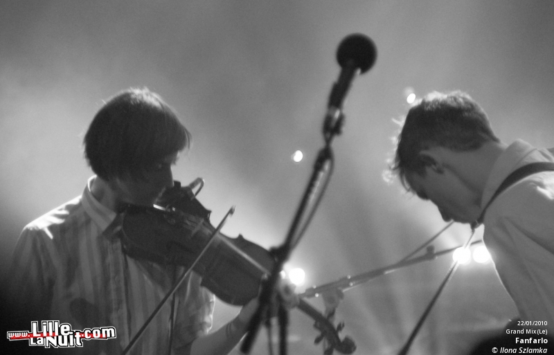 Fanfarlo & Morning Pop Star Choir au Grand Mix en live - photo n°7