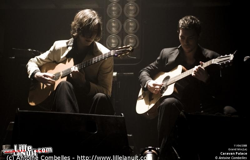 Caravan Palace et Hollie Smith au Grand Mix en live - photo n°24