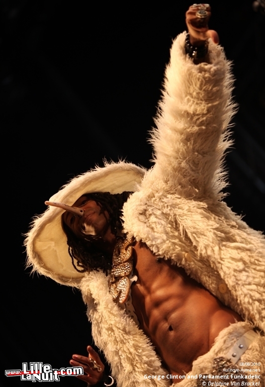 Les Nuits Secrètes – Jour 3 – George Clinton and Parliament Funkadelic, I’m From Barcelona, etc. en live - photo n°17