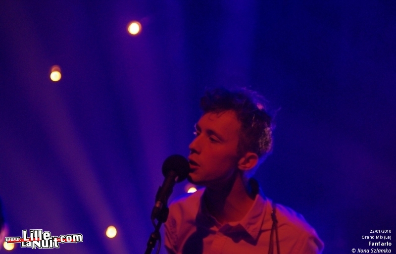 Fanfarlo & Morning Pop Star Choir au Grand Mix en live - photo n°12