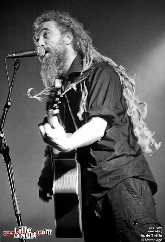 Barcella, Oldelaf & Monsieur D, As de Trêfle à l’Aéronef – Le Père Noël est-il un Rocker ? en live - photo n°1