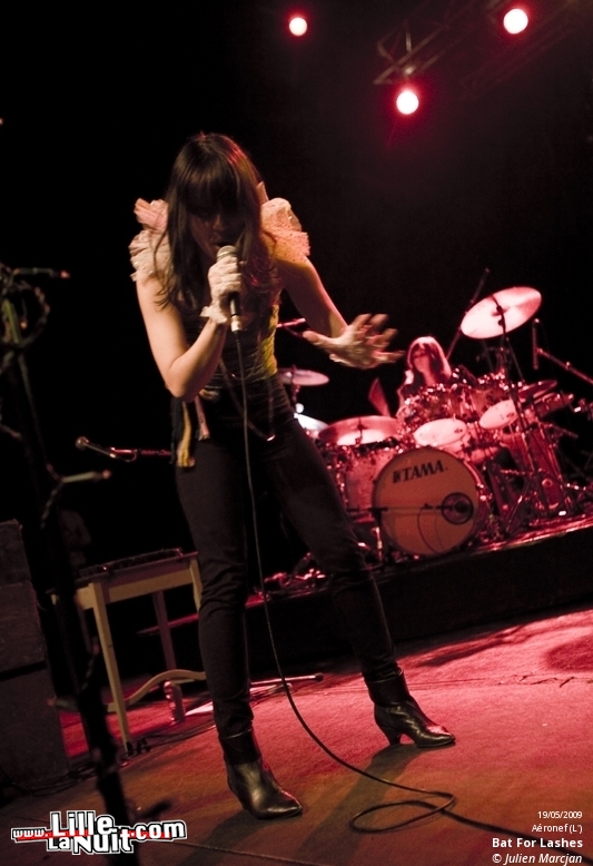 Bat for Lashes & David Walters à l’Aéronef en live - photo n°6