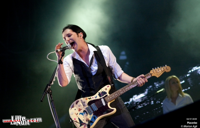 Expatriate, Ghinzu, Gossip, Bloc Party, Kaiser Chiefs, Placebo, Crookers au Main Square Festival en live - photo n°8