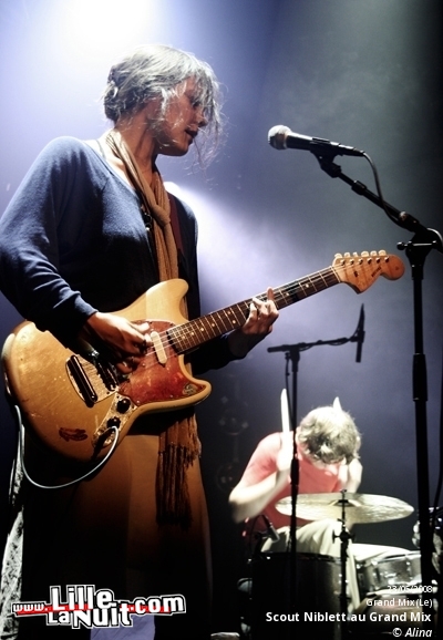 Scout Niblett et The Sleeping Years au Grand Mix en live - photo n°7