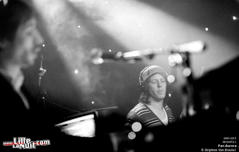 Eugene McGuinness + Pan Aurora à l’Aéronef en live - photo n°31