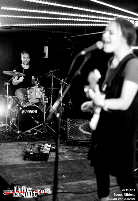 Scout Niblett + Team Wild à la Cave aux poètes – Ground Zero Festival en live - photo n°4