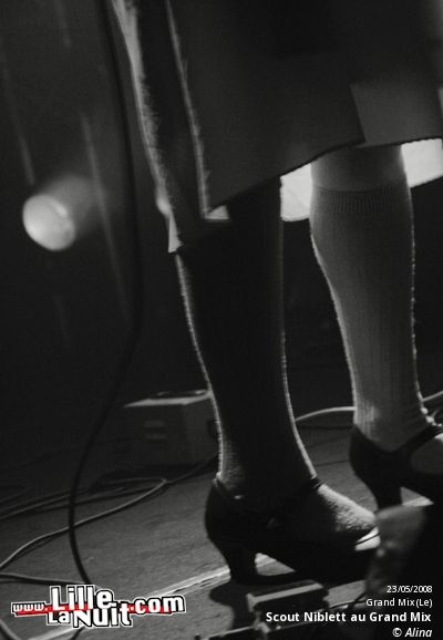 Scout Niblett et The Sleeping Years au Grand Mix en live - photo n°14