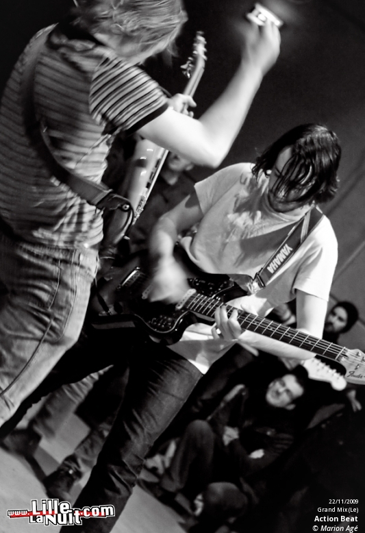 A place to bury strangers & Action Beat au Grand Mix en live - photo n°32