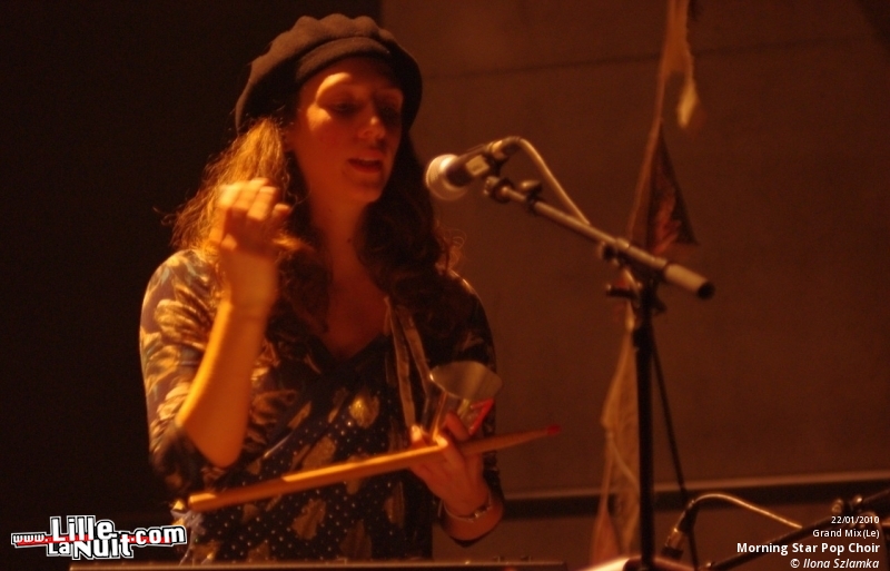 Fanfarlo & Morning Pop Star Choir au Grand Mix en live - photo n°34