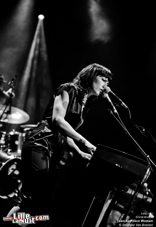 Joan As Police Woman + The Prince Of Assyria au Grand Mix en live - photo n°23