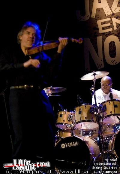 Mike Stern & String Quartet au Tourcoing Jazz Festival en live - photo n°1