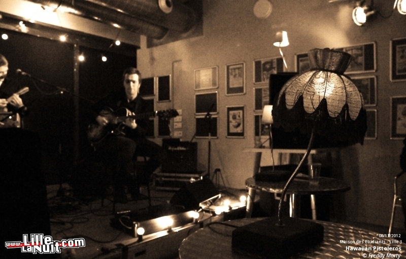 Hawaiian Pistoleros + Precious Oldies à la Maison des Etudiants de Lille 1 en live - photo n°15