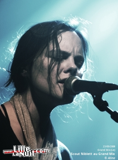 Scout Niblett et The Sleeping Years au Grand Mix en live - photo n°4