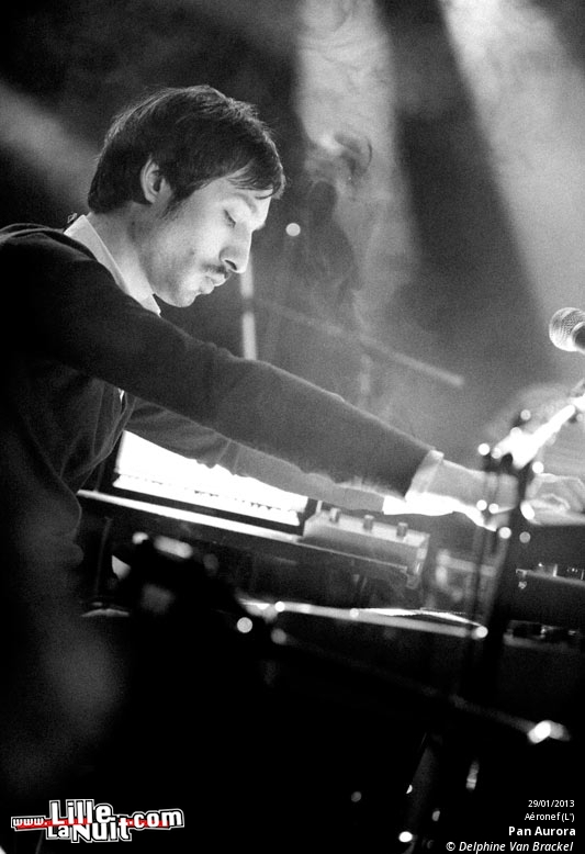 Eugene McGuinness + Pan Aurora à l’Aéronef en live - photo n°24