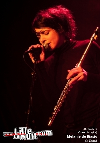 Absynthe Minded + Melanie de Biasio au Grand Mix en live - photo n°10