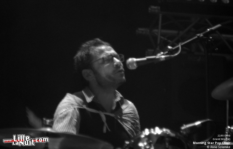 Fanfarlo & Morning Pop Star Choir au Grand Mix en live - photo n°25