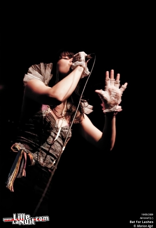Bat for Lashes & David Walters à l’Aéronef en live - photo n°14