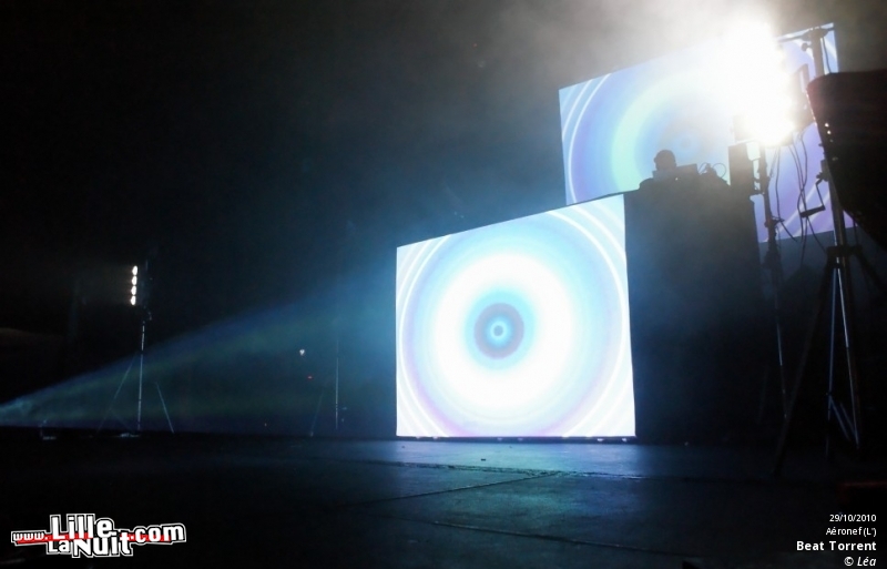 Crystal Castles + Beat Torrent + Slagsmâlsklubben en live - photo n°15