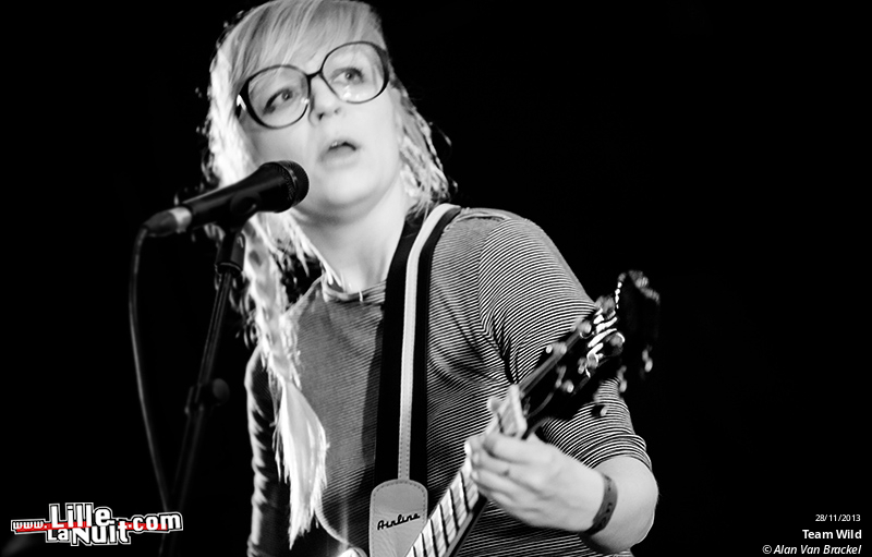 Scout Niblett + Team Wild à la Cave aux poètes – Ground Zero Festival en live - photo n°13