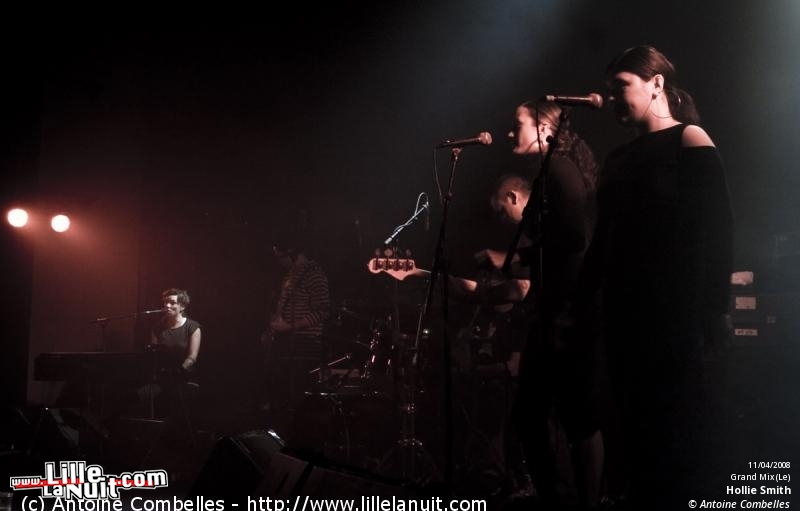 Caravan Palace et Hollie Smith au Grand Mix en live - photo n°2