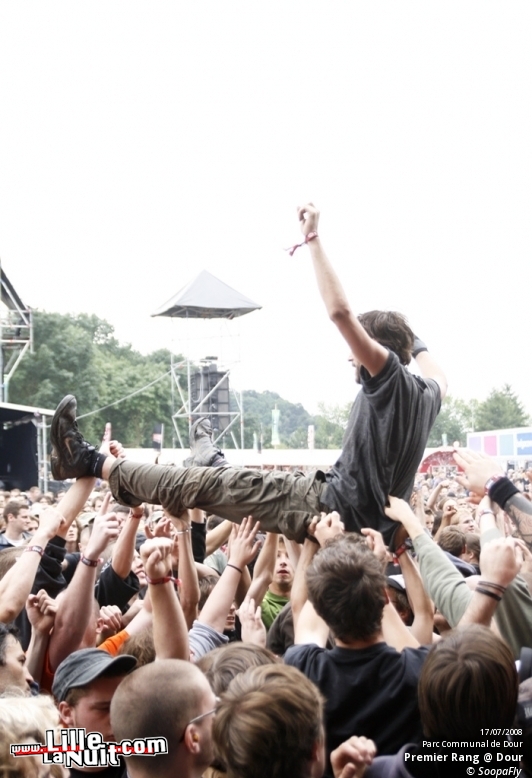 Dour : Tu étais au premier rang ? Tu es sûrement dedans ! en live - photo n°3