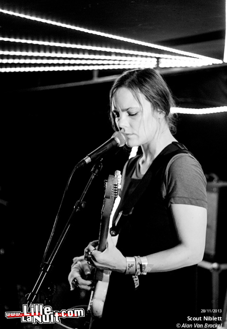 Scout Niblett + Team Wild à la Cave aux poètes – Ground Zero Festival en live - photo n°9