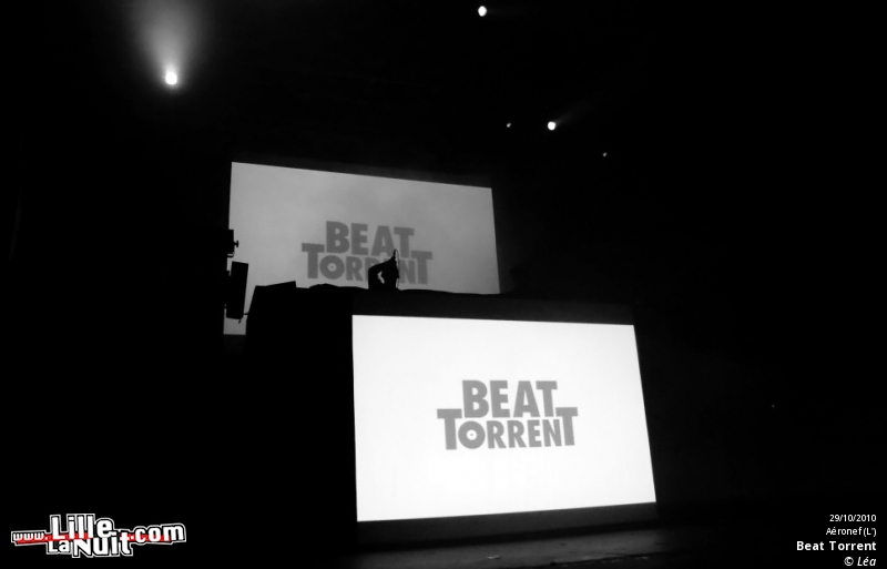 Crystal Castles + Beat Torrent + Slagsmâlsklubben en live - photo n°8