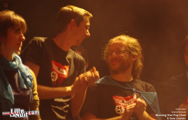 Fanfarlo & Morning Pop Star Choir au Grand Mix en live - photo n°27