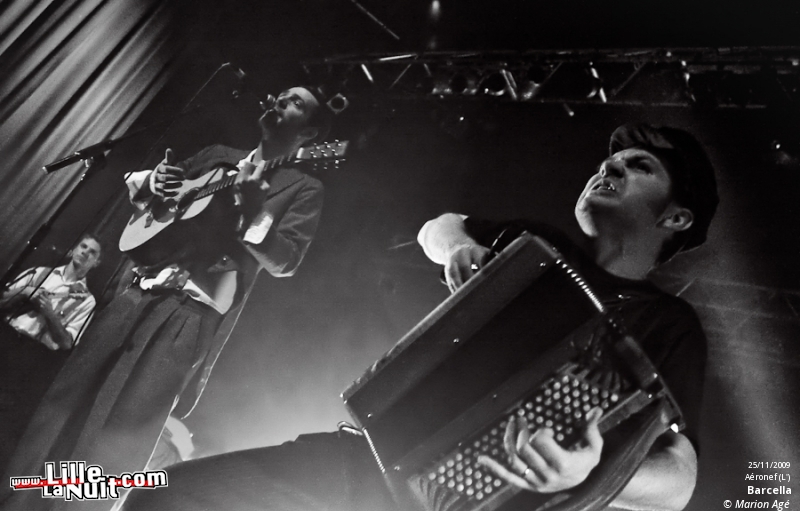 Barcella, Oldelaf & Monsieur D, As de Trêfle à l’Aéronef – Le Père Noël est-il un Rocker ? en live - photo n°10