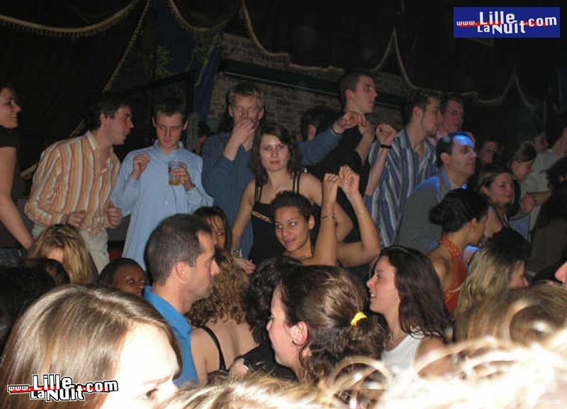 Soirée Surfing USA by Hei au Network en live - photo n°11