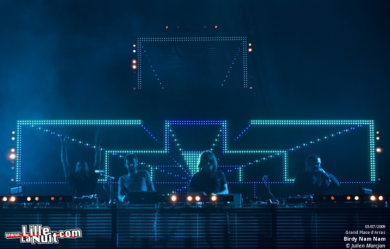 Ace Out, Phoenix, Lily Allen, Kanye West, Yuksek, Birdy Nam Nam au Main Square Festival en live - photo n°3