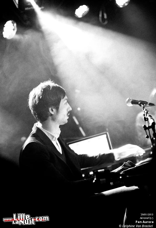 Eugene McGuinness + Pan Aurora à l’Aéronef en live - photo n°37