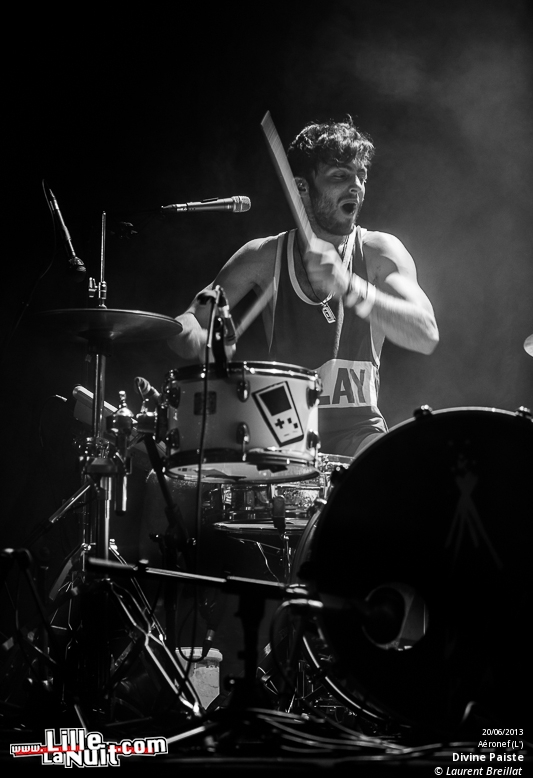 Two Door Cinema Club + Divine Paiste à l’Aéronef en live - photo n°17