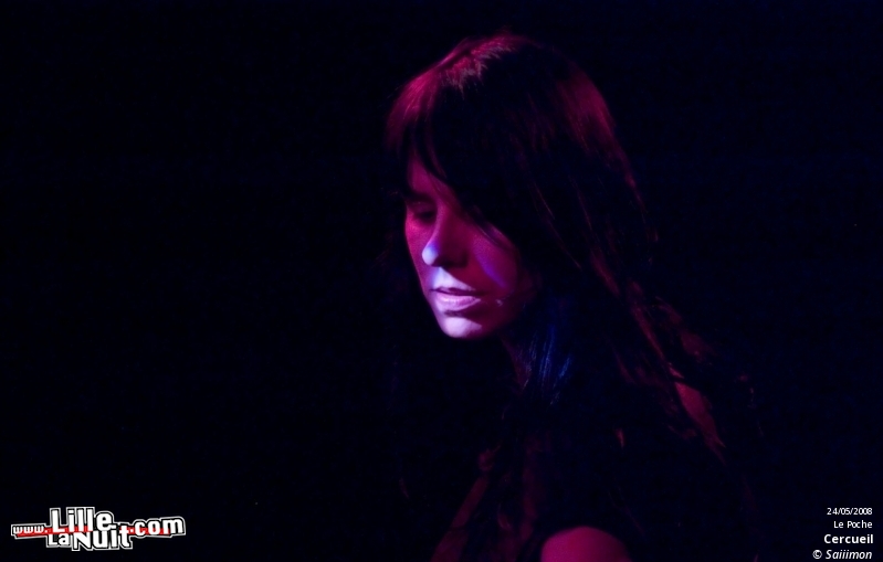 Simdiese6, Cercueil, l’Objet et Sexual Earthquake in Kobe au Théâtre Le Poche en live - photo n°11