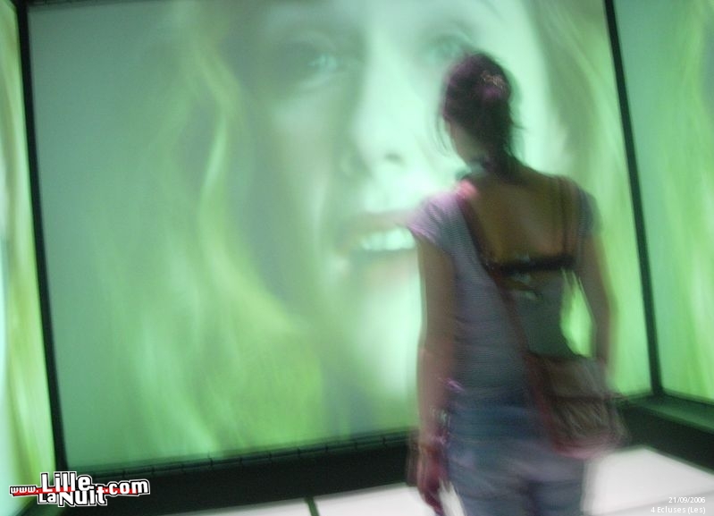 Name 2006 – Jour 1 au Tri Postal en live - photo n°31