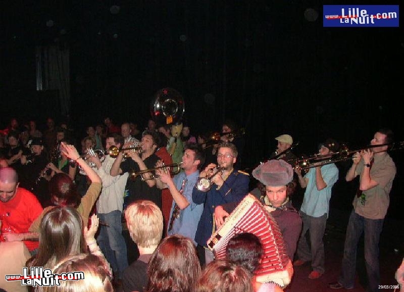 Amparanoia, El Matanzas feat. Brother Jam & Orchestre International du Vetex à l&rsquo;Aéronef en live - photo n°6