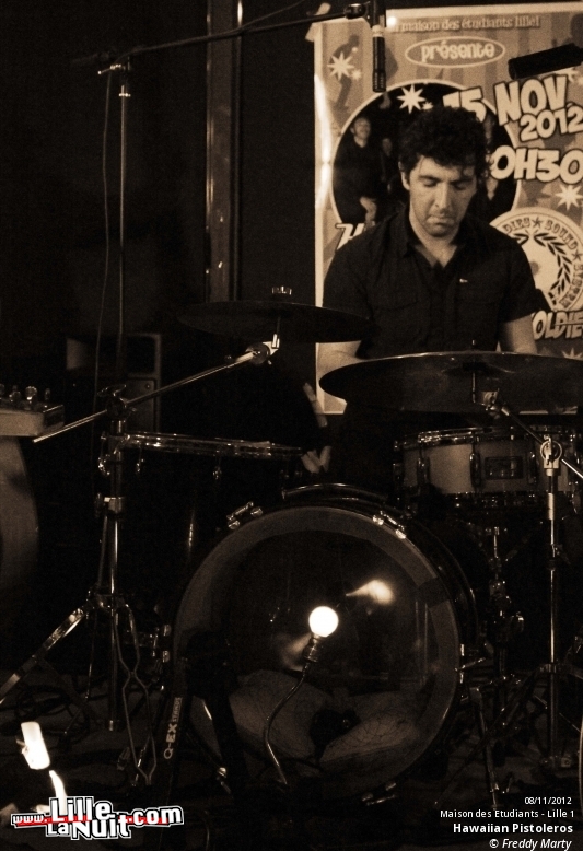 Hawaiian Pistoleros + Precious Oldies à la Maison des Etudiants de Lille 1 en live - photo n°6
