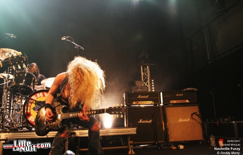 Nashville Pussy + Zoé au Grand Mix en live - photo n°5